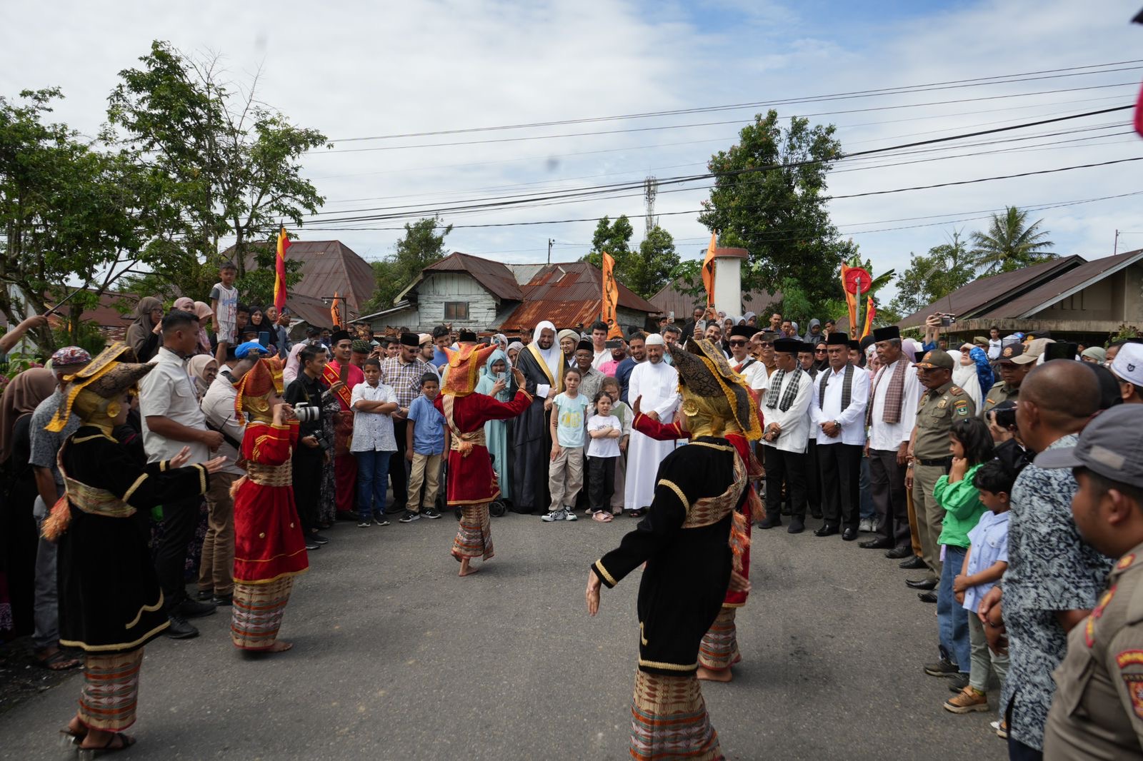 Rombongan Cucu Cicit Syekh Ahmad Khatib Al Minangkabawi Sambangi Rumah Kelahiran di Balai Gurah