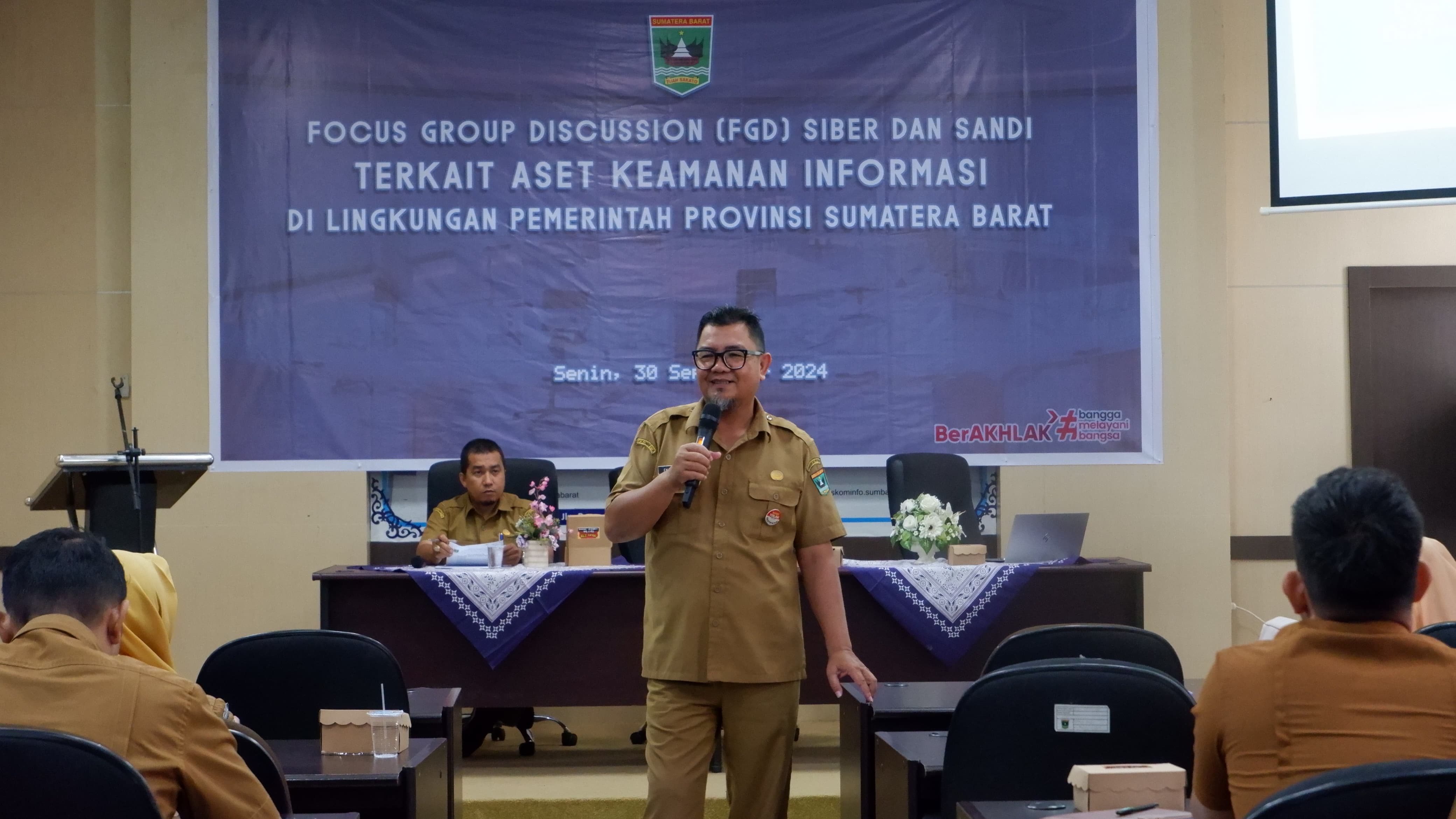 Pentingnya Menjaga Keamanan Aset Infomasi, Diskominfotik Sumbar gelar FGD Dengan OPD Se-Sumbar