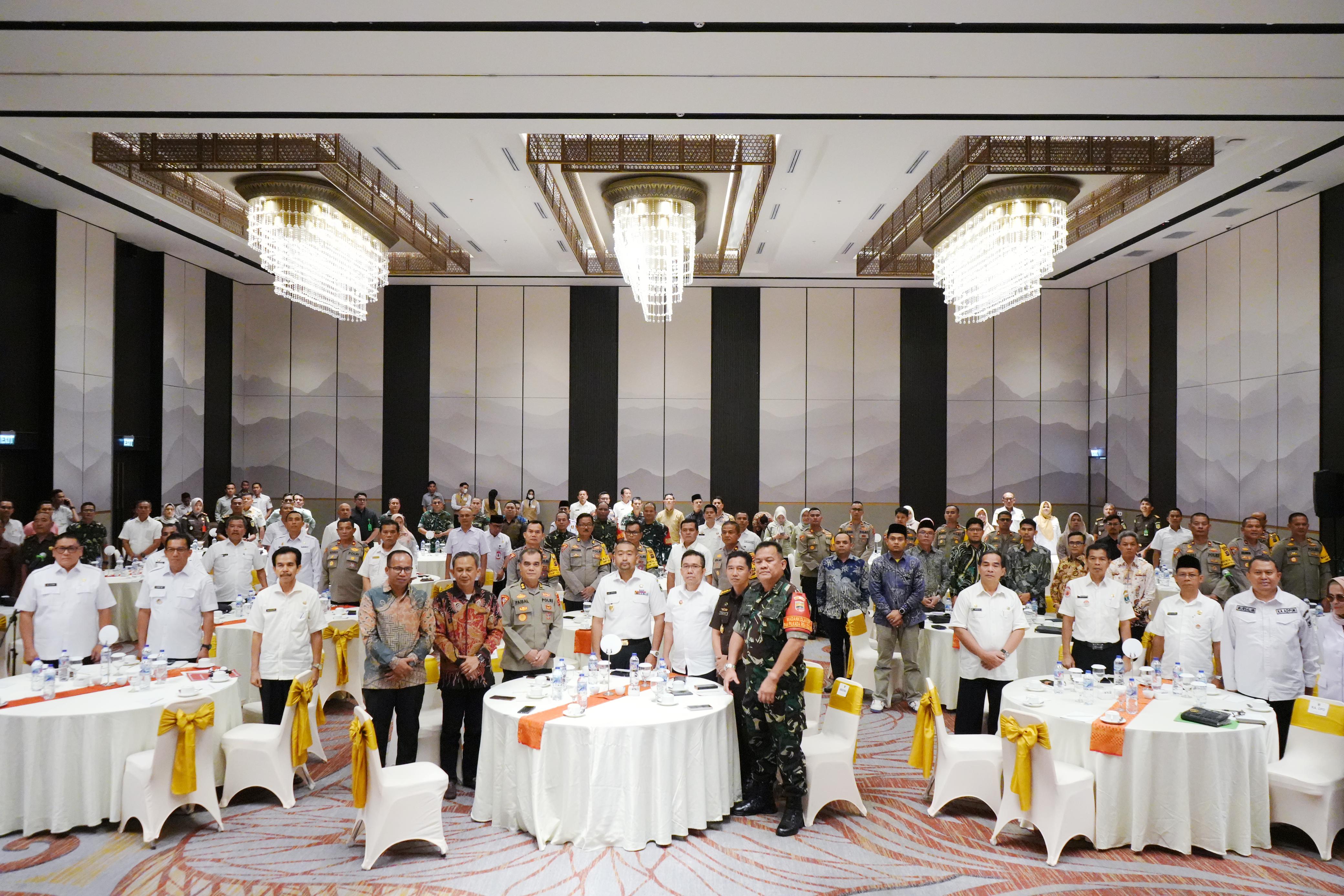 Angka Partisipasi Rendah, Plt. Gubernur Sumbar Tekankan Pentingnya Pendidikan Politik Bagi Pemilih Pemula