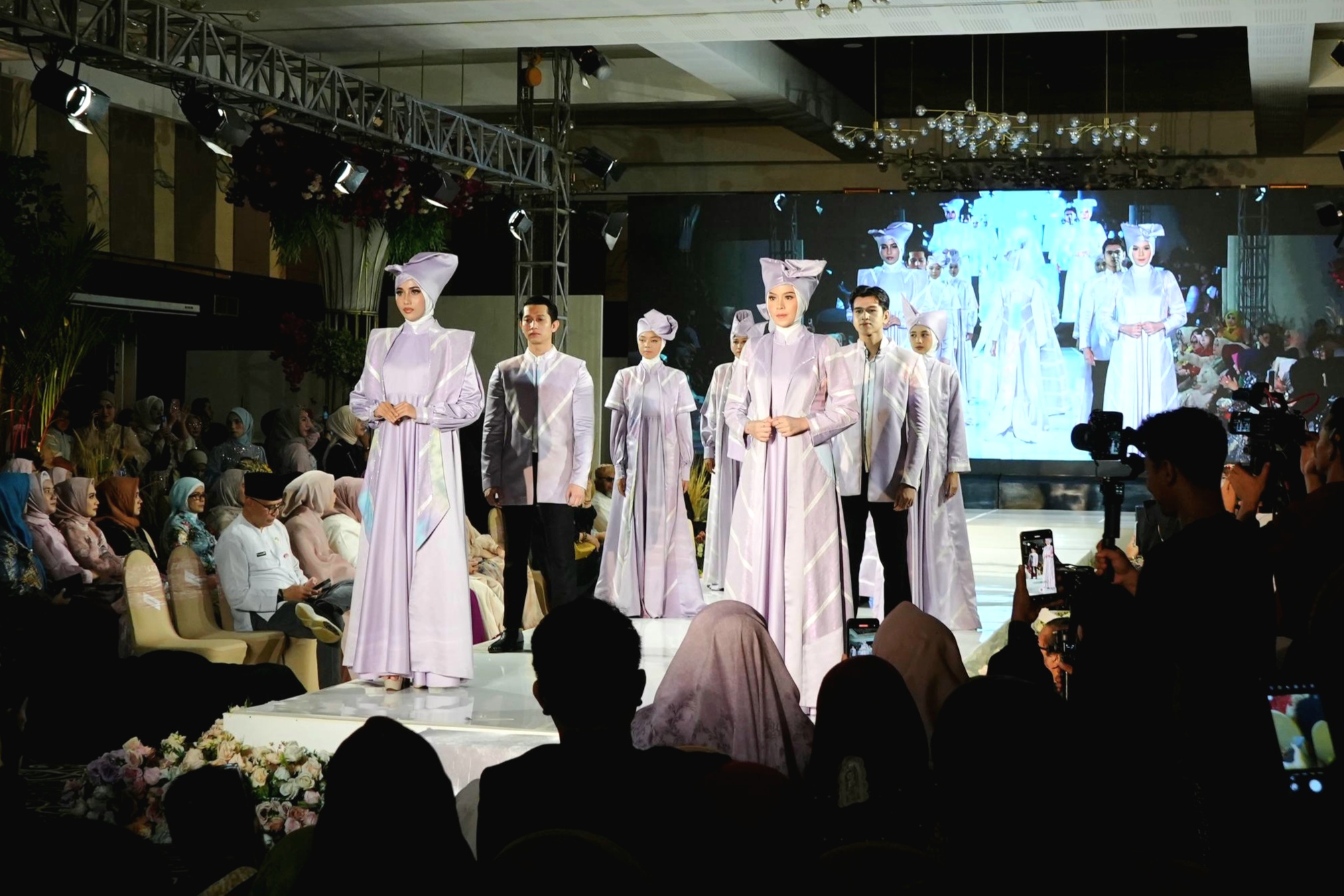 Gemerlap Pesona Fesyen Muslimah Meriahkan Ramadhan Runway 2025